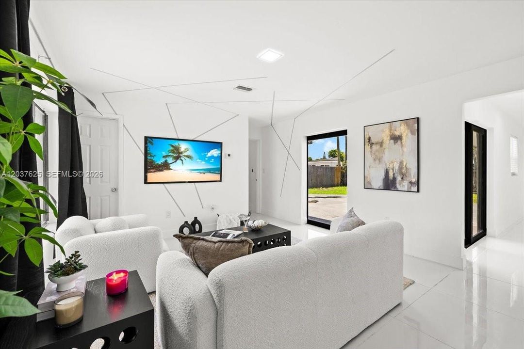 For Sale: $505,000 (3 beds, 2 baths, 1328 Square Feet)