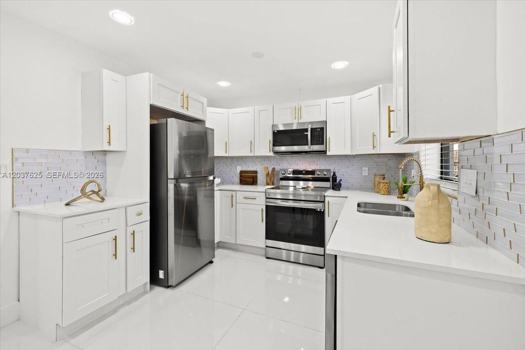 For Sale: $505,000 (3 beds, 2 baths, 1328 Square Feet)