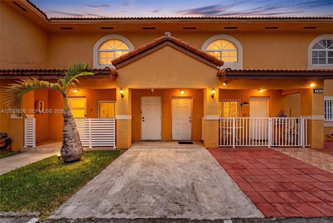 For Sale: $375,000 (3 beds, 2 baths, 1150 Square Feet)