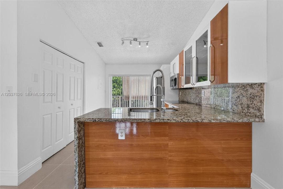 For Sale: $375,000 (3 beds, 2 baths, 1150 Square Feet)