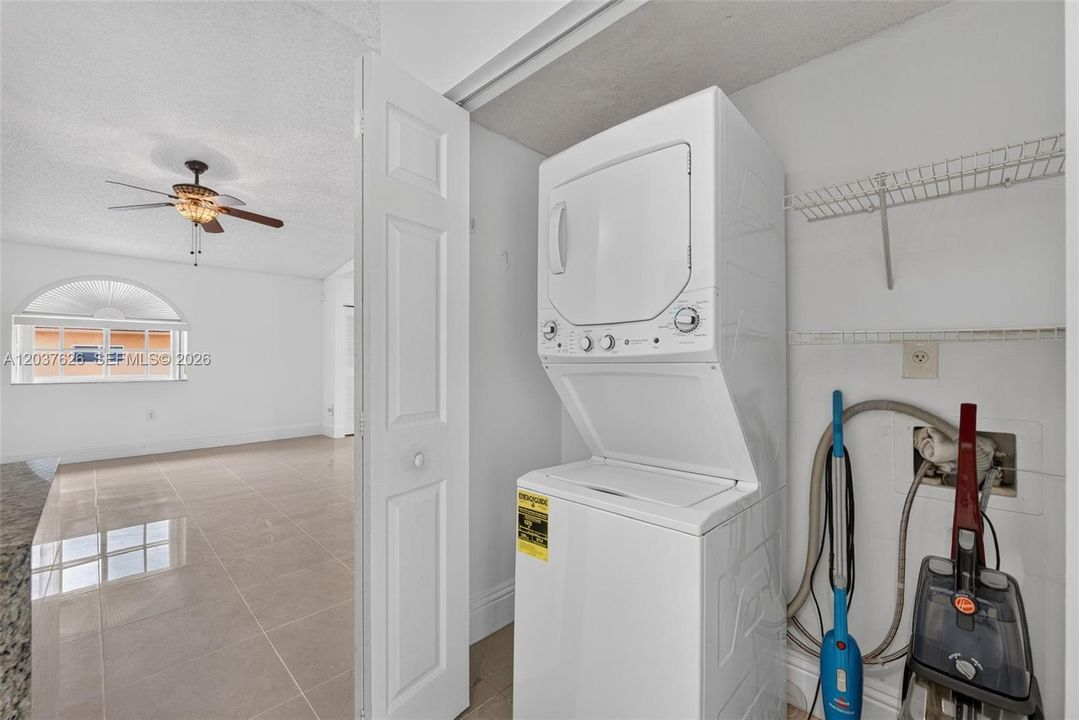 For Sale: $375,000 (3 beds, 2 baths, 1150 Square Feet)