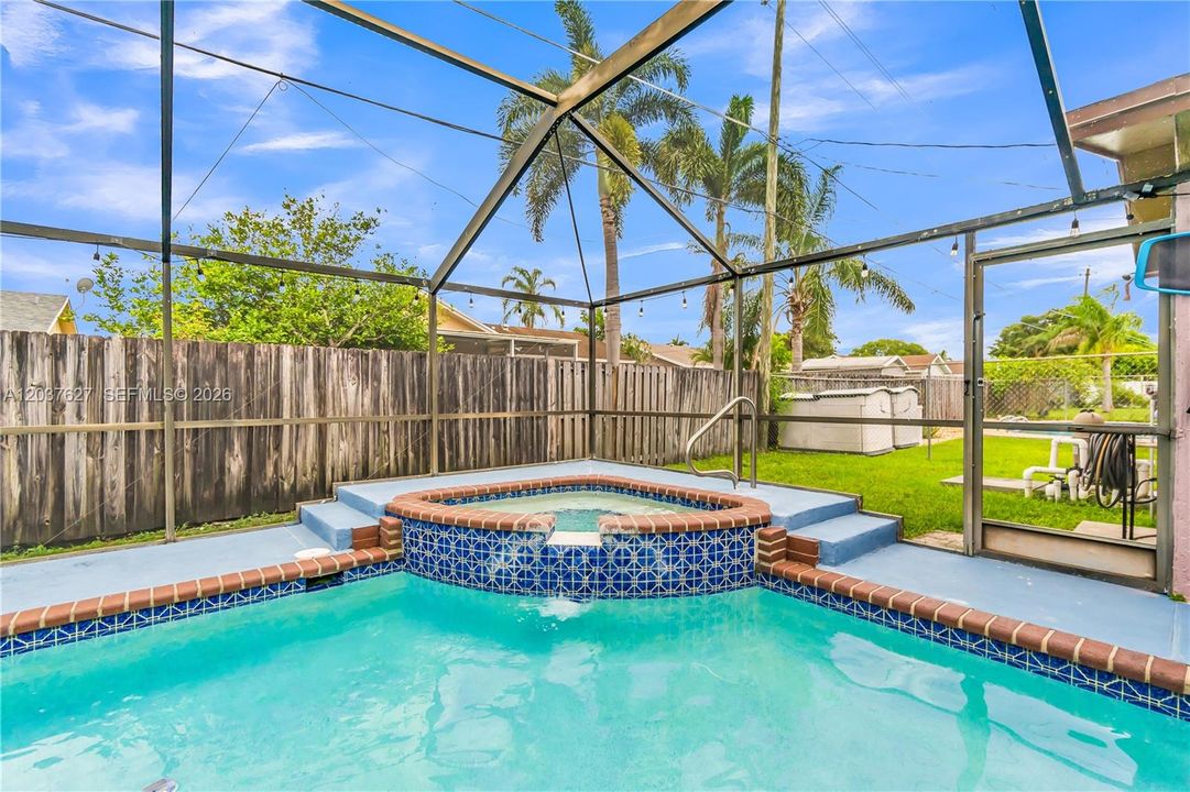 For Sale: $599,000 (3 beds, 2 baths, 1561 Square Feet)