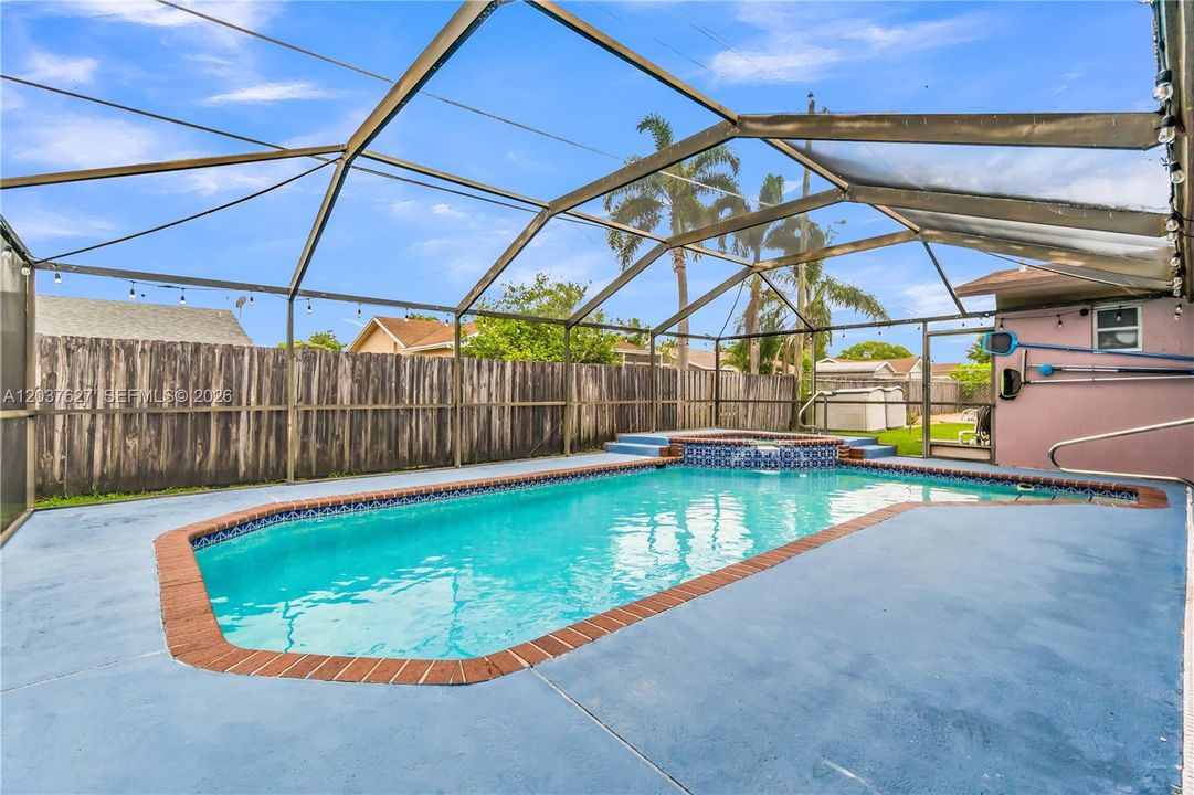For Sale: $599,000 (3 beds, 2 baths, 1561 Square Feet)