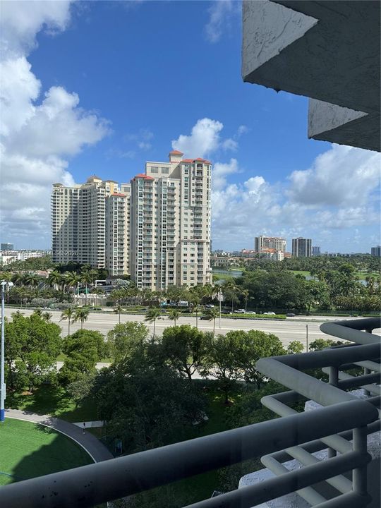For Sale: $338,000 (2 beds, 2 baths, 1271 Square Feet)