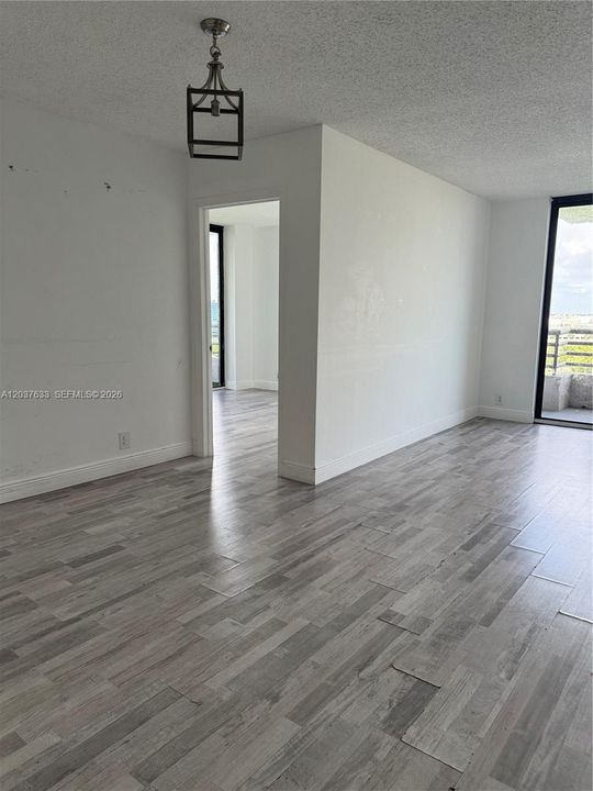 For Sale: $338,000 (2 beds, 2 baths, 1271 Square Feet)