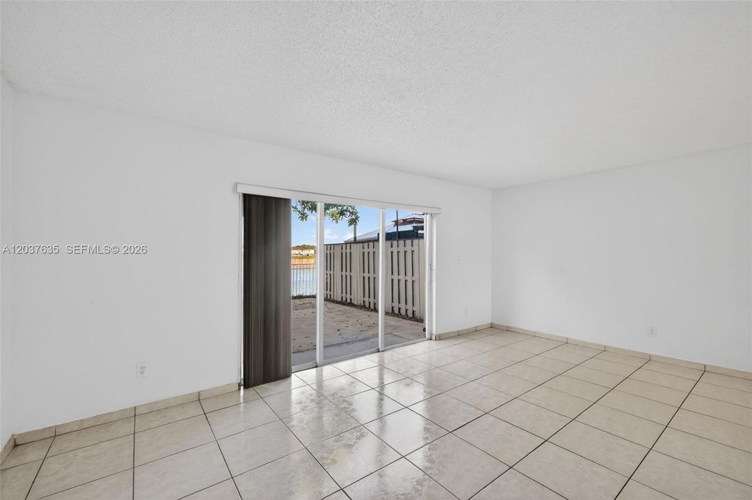 For Sale: $400,000 (3 beds, 2 baths, 1270 Square Feet)
