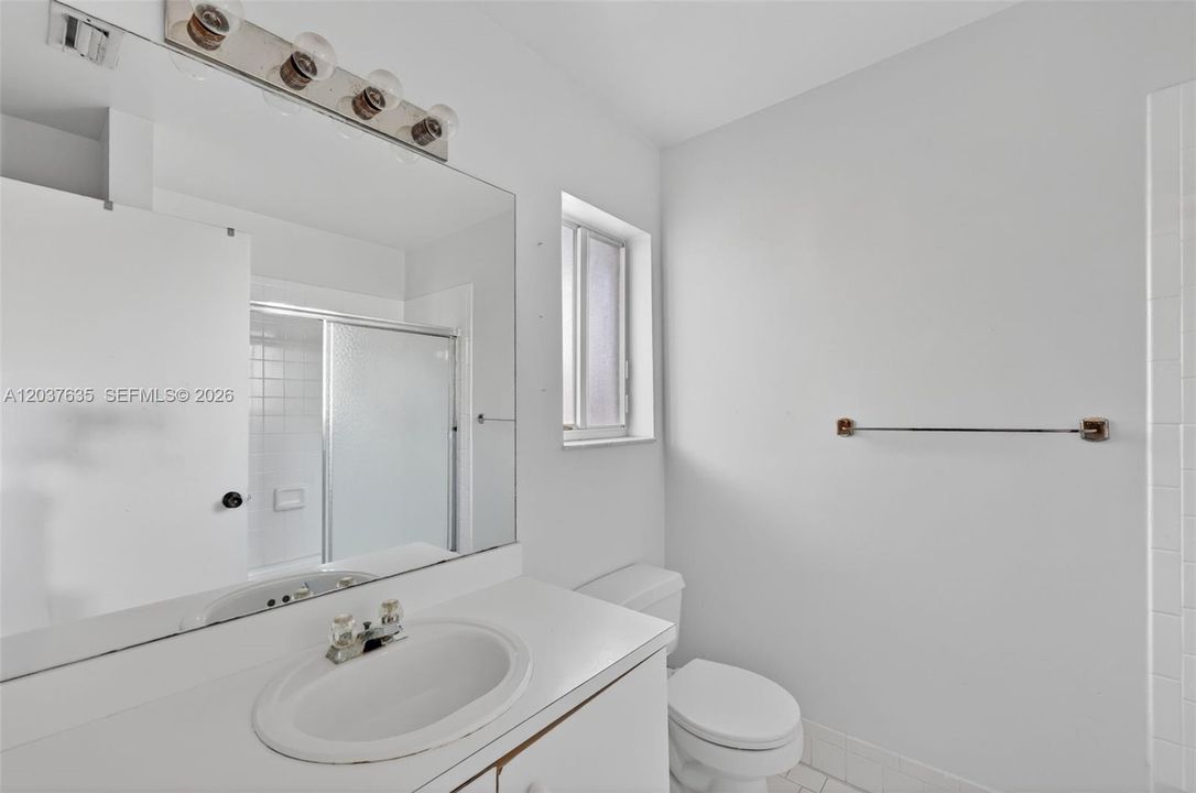 For Sale: $400,000 (3 beds, 2 baths, 1270 Square Feet)