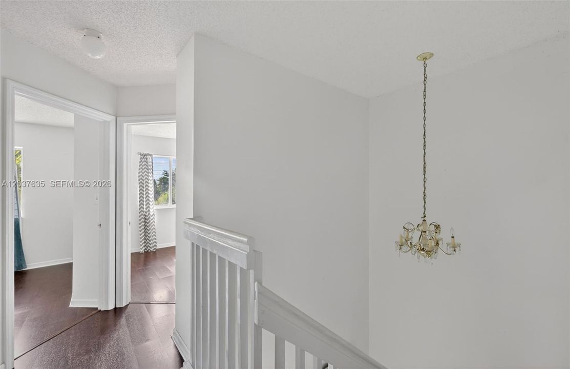 For Sale: $400,000 (3 beds, 2 baths, 1270 Square Feet)