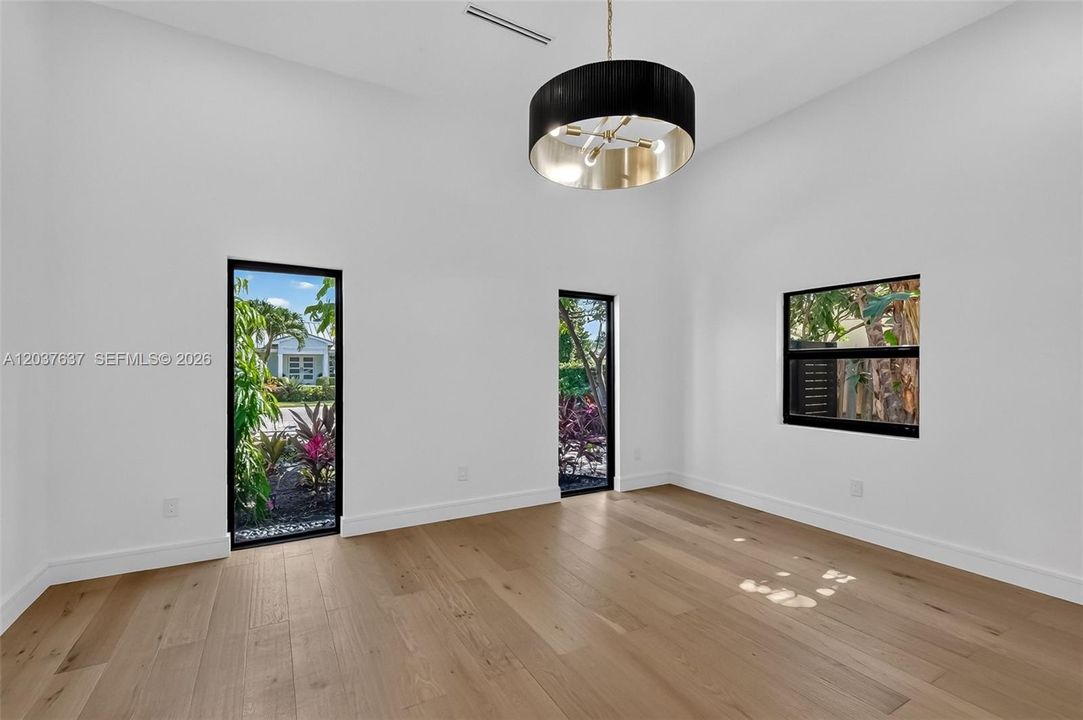 En Venta: $4,395,000 (3 camas, 3 baños, 3500 Pies cuadrados)