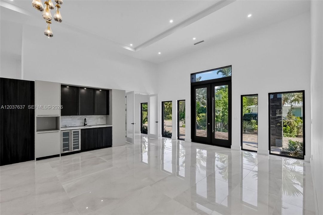 En Venta: $4,395,000 (3 camas, 3 baños, 3500 Pies cuadrados)