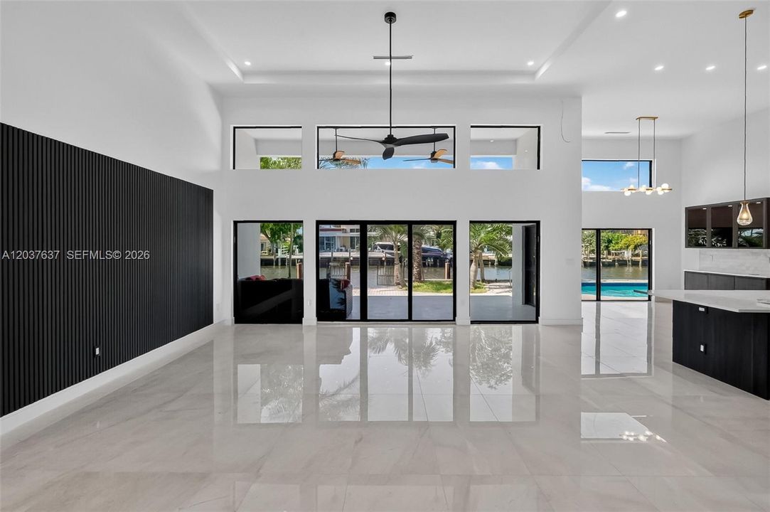 En Venta: $4,395,000 (3 camas, 3 baños, 3500 Pies cuadrados)