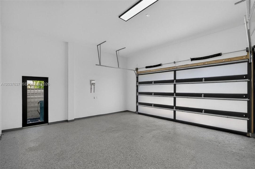 En Venta: $4,395,000 (3 camas, 3 baños, 3500 Pies cuadrados)