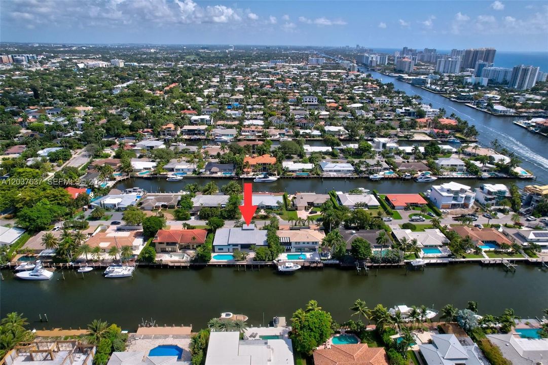 En Venta: $4,395,000 (3 camas, 3 baños, 3500 Pies cuadrados)