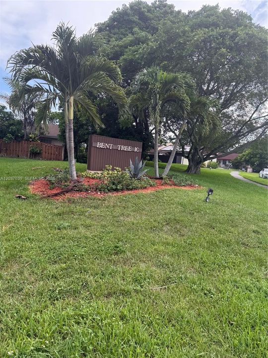For Rent: $2,900 (2 beds, 2 baths, 1030 Square Feet)