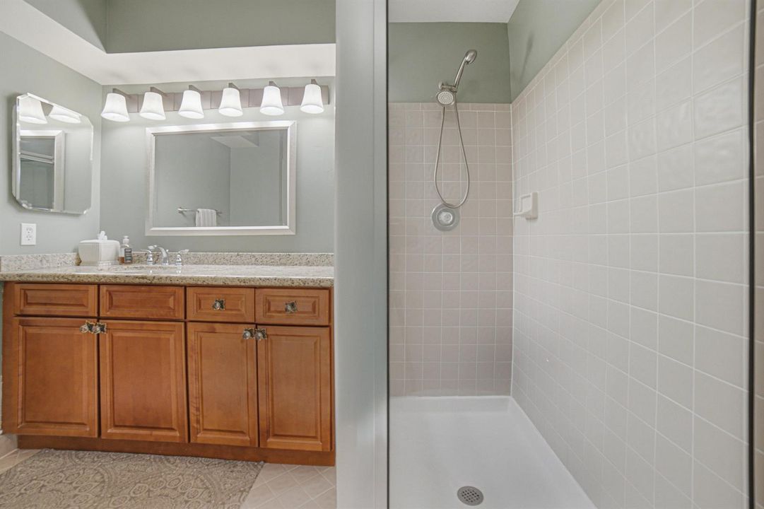 Bedroom3-Bathroom