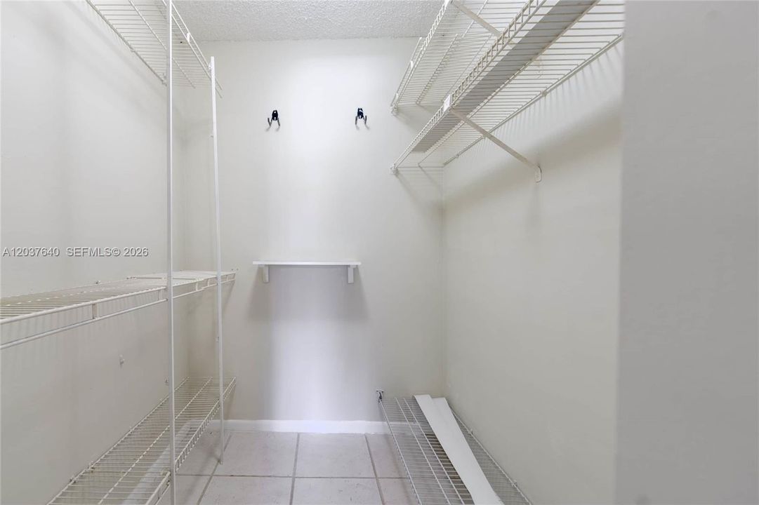For Rent: $2,150 (1 beds, 1 baths, 750 Square Feet)