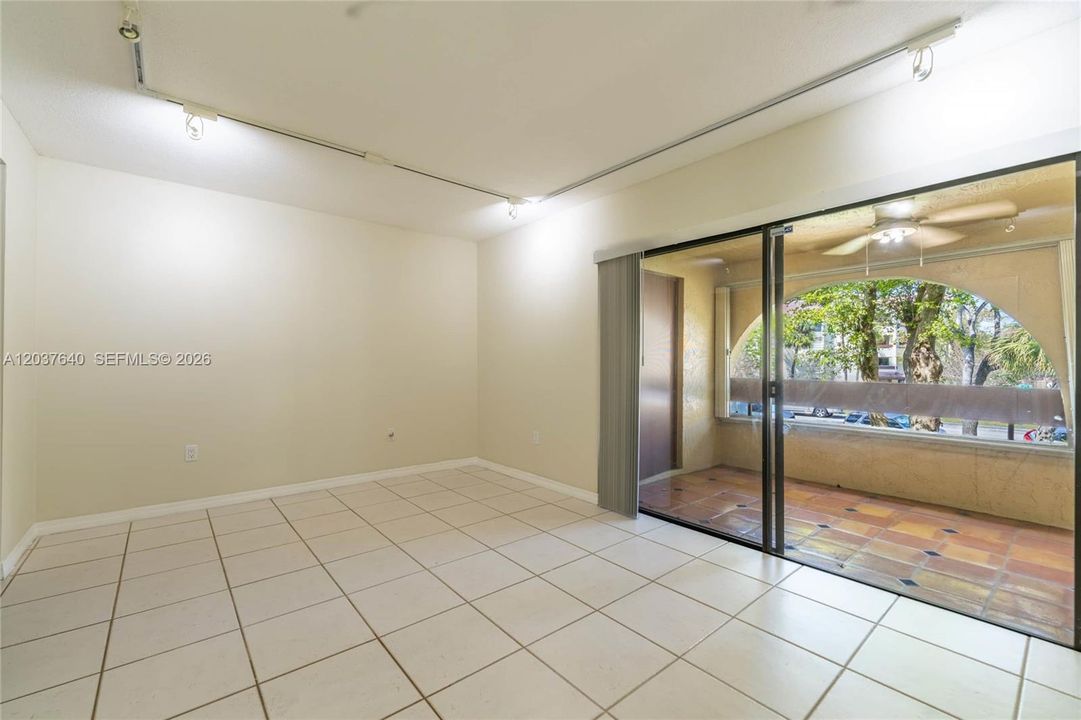 For Rent: $2,150 (1 beds, 1 baths, 750 Square Feet)
