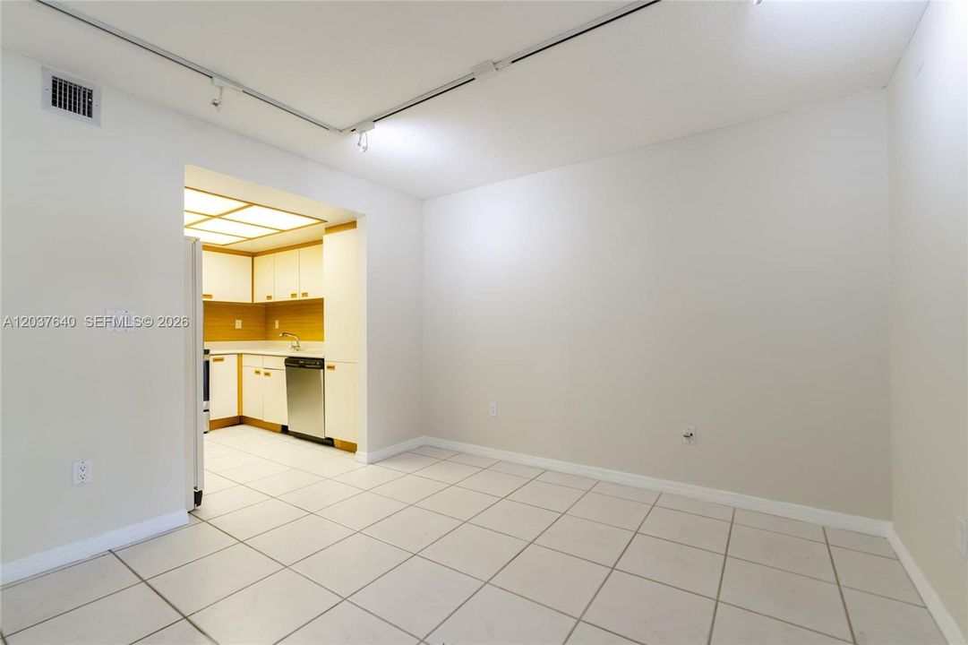 For Rent: $2,150 (1 beds, 1 baths, 750 Square Feet)
