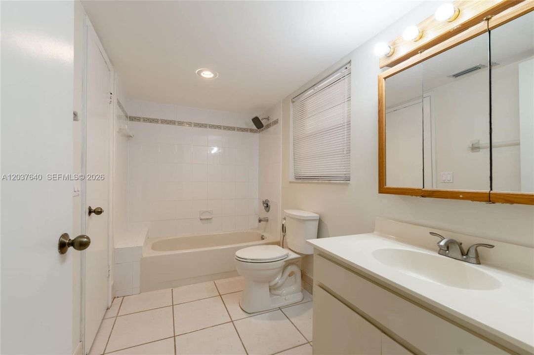 For Rent: $2,150 (1 beds, 1 baths, 750 Square Feet)