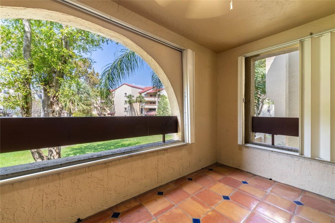 For Rent: $2,150 (1 beds, 1 baths, 750 Square Feet)