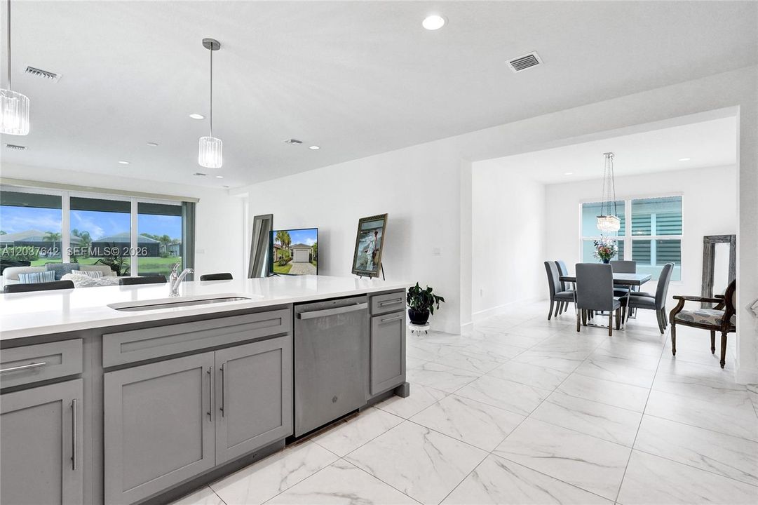 For Sale: $649,000 (4 beds, 2 baths, 2254 Square Feet)