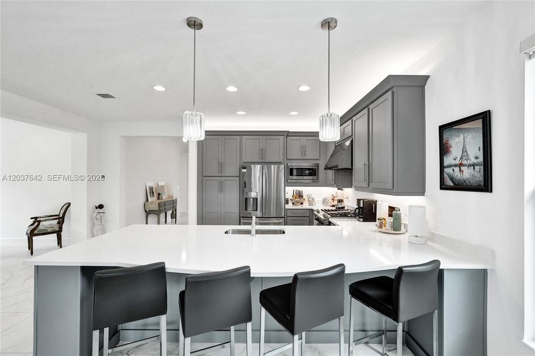For Sale: $649,000 (4 beds, 2 baths, 2254 Square Feet)