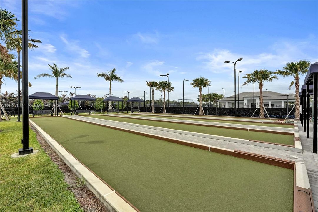 For Sale: $649,000 (4 beds, 2 baths, 2254 Square Feet)