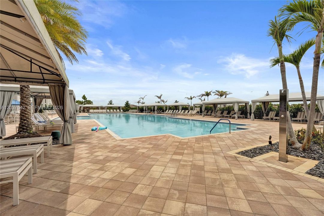 For Sale: $649,000 (4 beds, 2 baths, 2254 Square Feet)