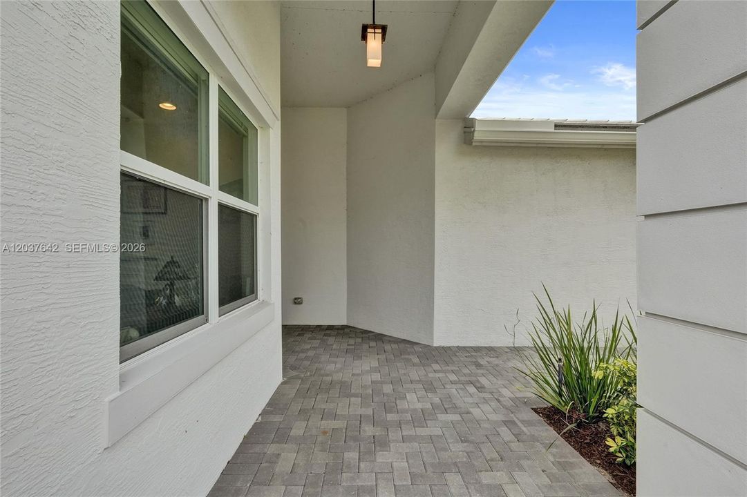 For Sale: $649,000 (4 beds, 2 baths, 2254 Square Feet)