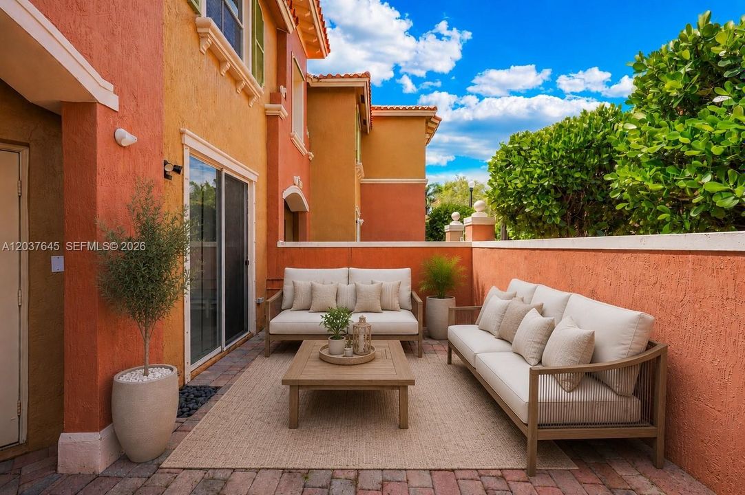 For Sale: $372,000 (2 beds, 2 baths, 1100 Square Feet)
