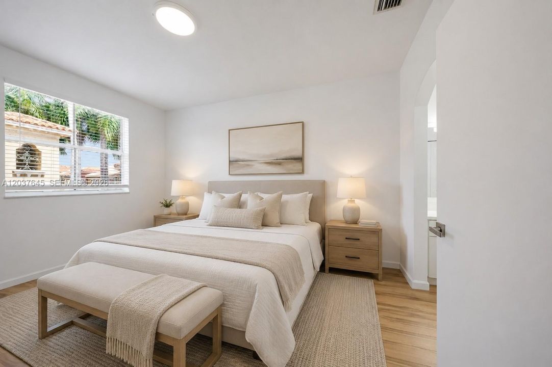 For Sale: $372,000 (2 beds, 2 baths, 1100 Square Feet)