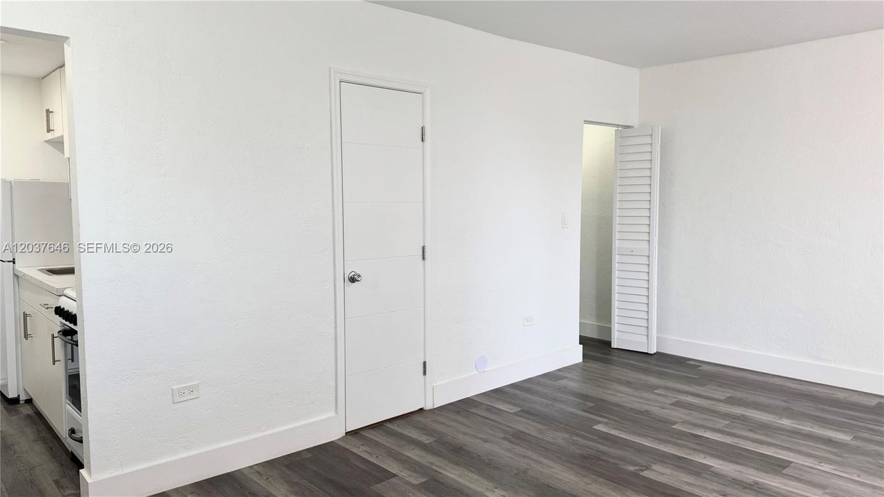 В аренду: $1,650 (0 спален, 1 ванн, 600 Квадратных фут)