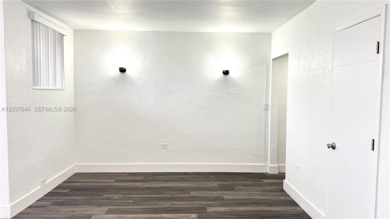 В аренду: $1,650 (0 спален, 1 ванн, 600 Квадратных фут)