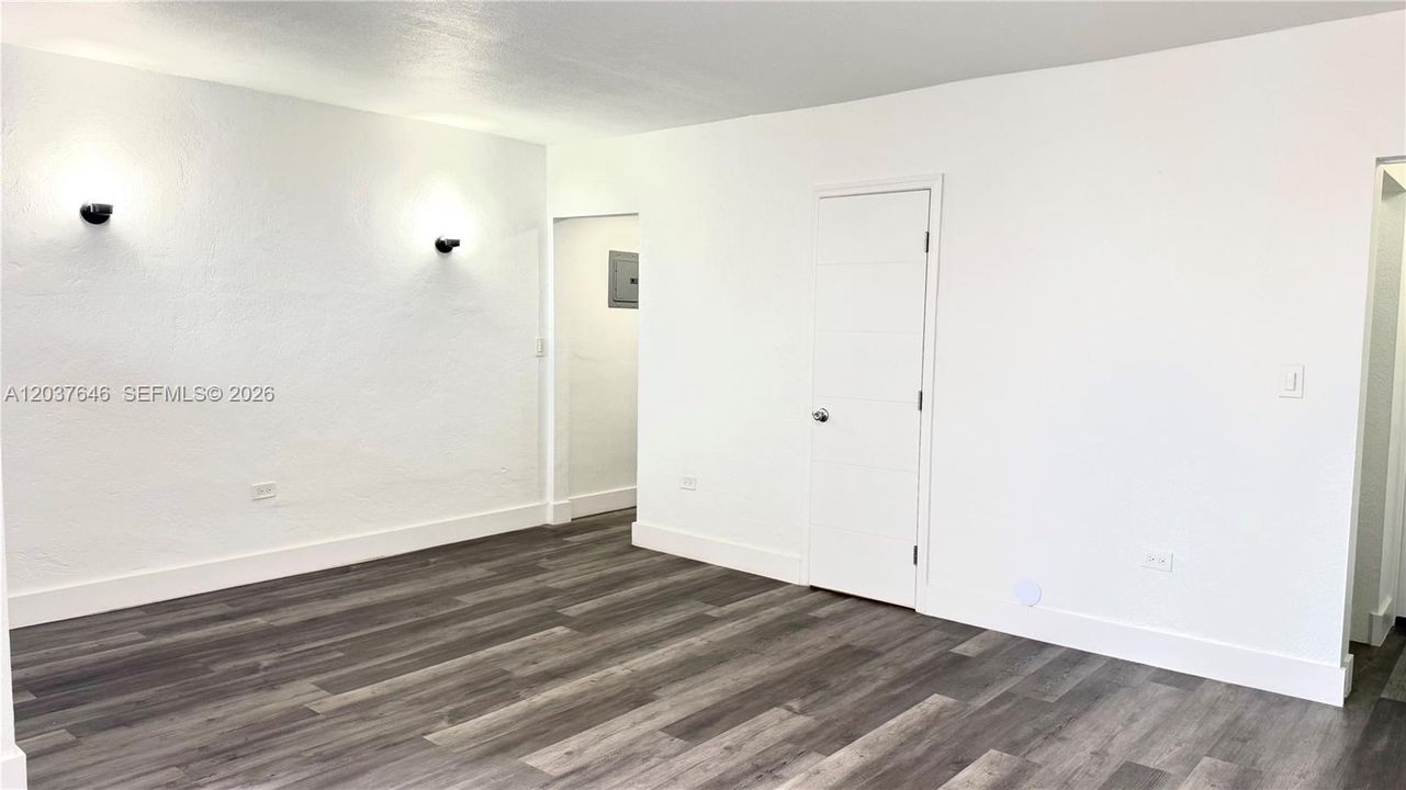 В аренду: $1,650 (0 спален, 1 ванн, 600 Квадратных фут)