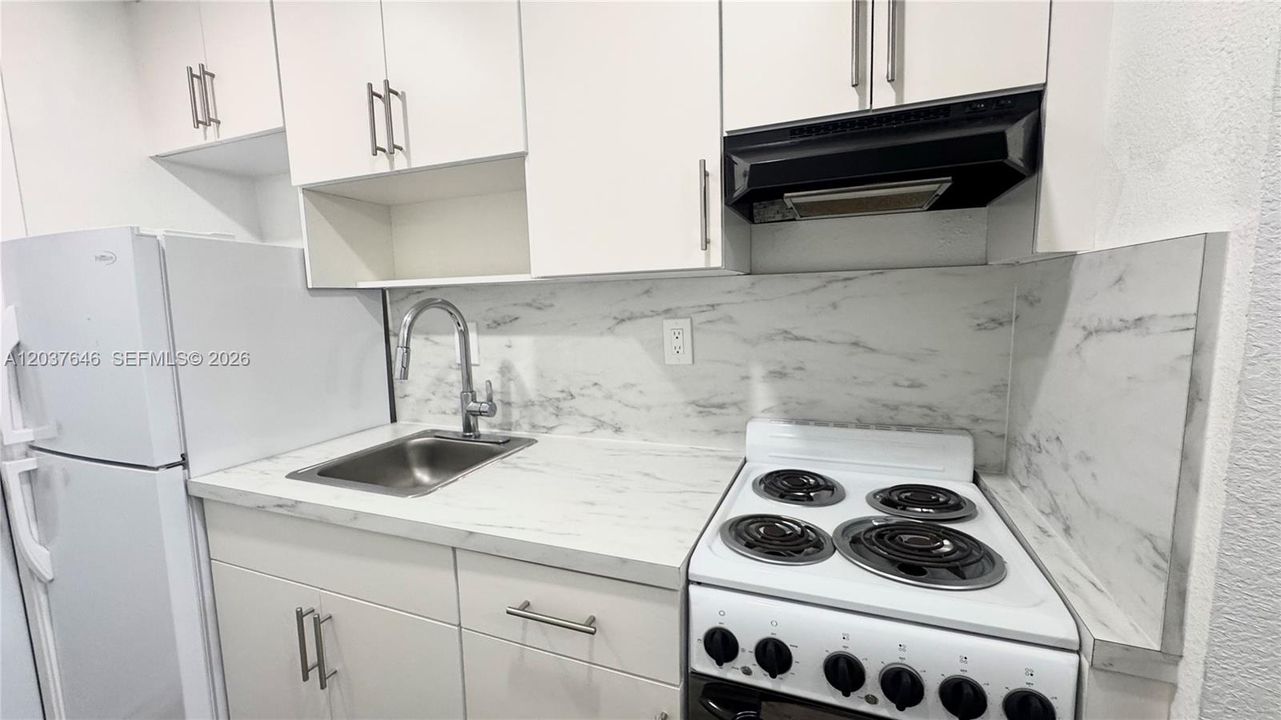 В аренду: $1,650 (0 спален, 1 ванн, 600 Квадратных фут)