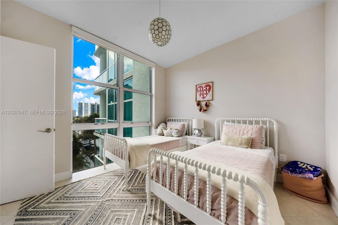 For Sale: $635,000 (2 beds, 2 baths, 1578 Square Feet)