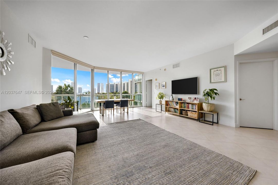For Sale: $635,000 (2 beds, 2 baths, 1578 Square Feet)
