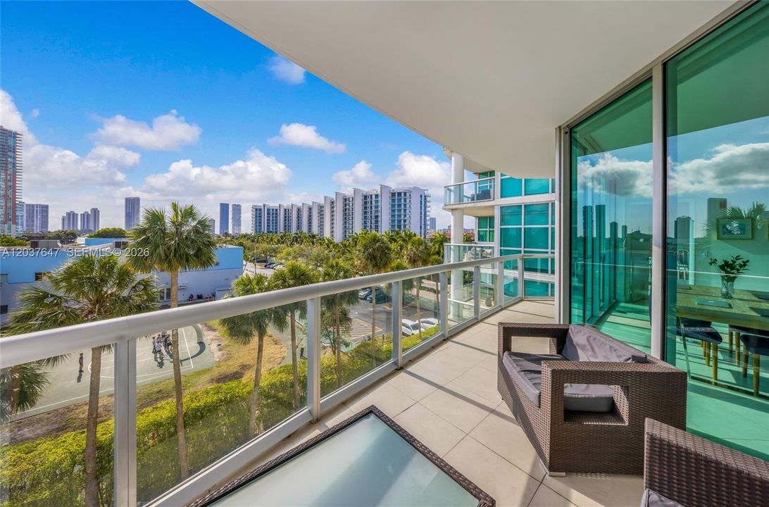 For Sale: $635,000 (2 beds, 2 baths, 1578 Square Feet)