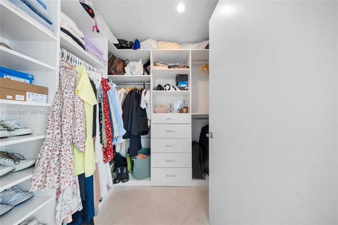 For Sale: $635,000 (2 beds, 2 baths, 1578 Square Feet)