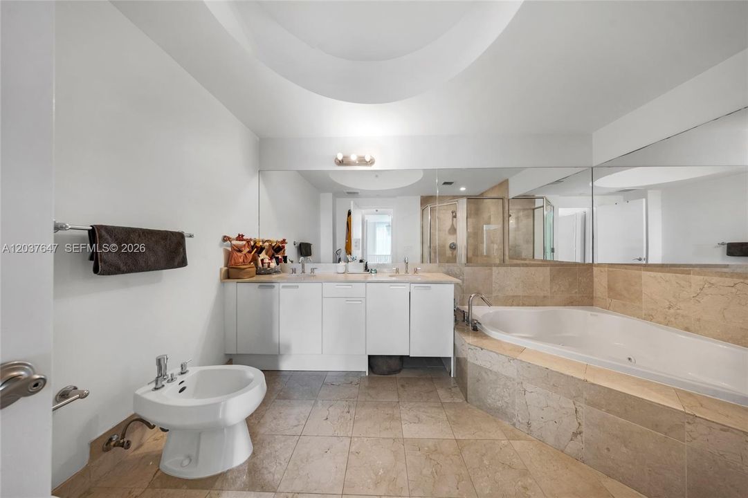 For Sale: $635,000 (2 beds, 2 baths, 1578 Square Feet)