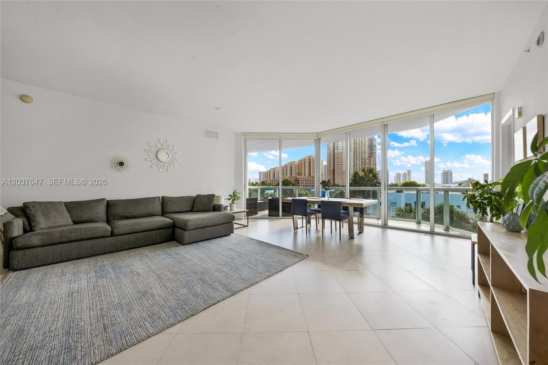 For Sale: $635,000 (2 beds, 2 baths, 1578 Square Feet)