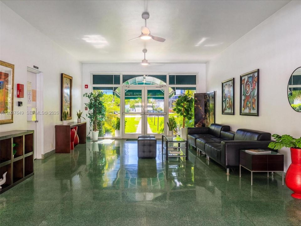 For Sale: $269,000 (0 beds, 1 baths, 506 Square Feet)