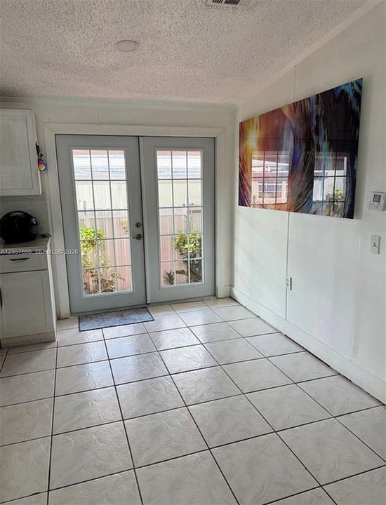 For Sale: $179,999 (5 beds, 5 baths, 2000 Square Feet)