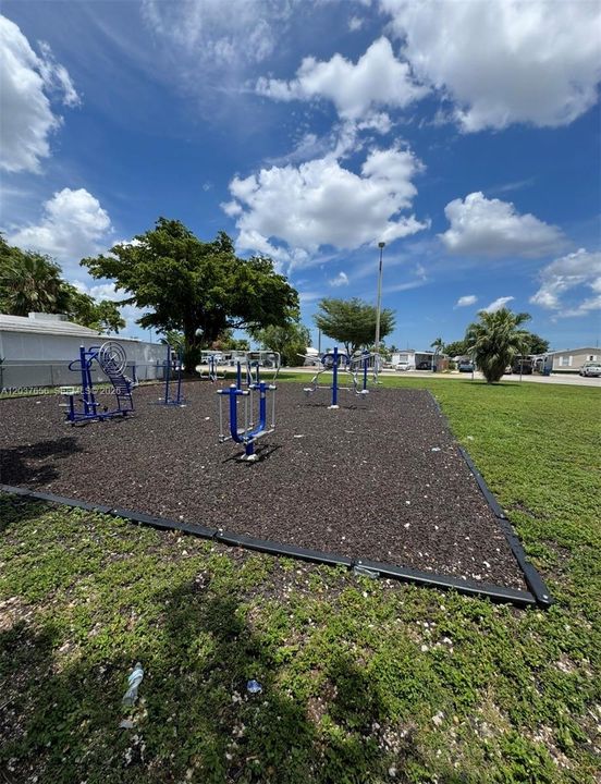 For Sale: $179,999 (5 beds, 5 baths, 2000 Square Feet)