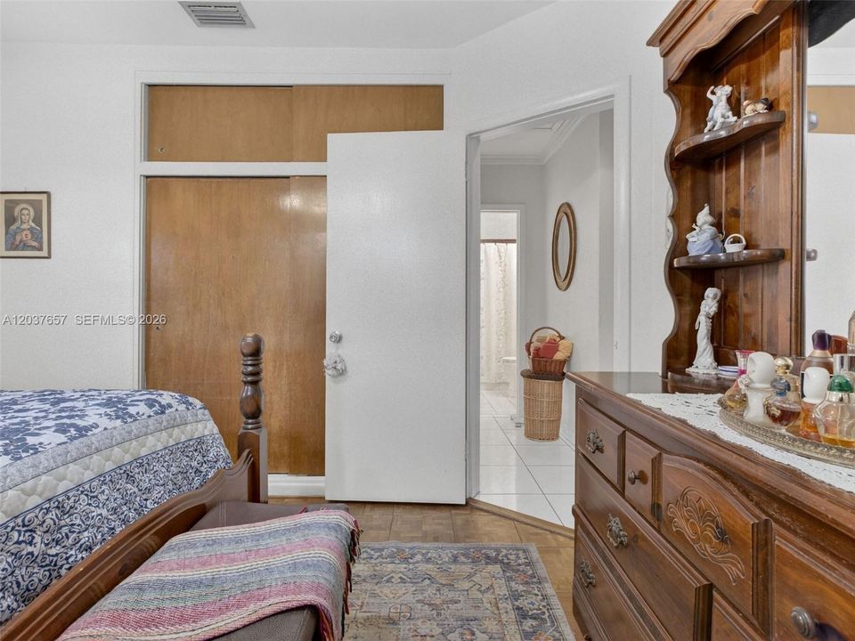Activo con contrato: $669,000 (3 camas, 2 baños, 1634 Pies cuadrados)