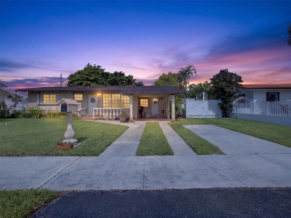 Activo con contrato: $669,000 (3 camas, 2 baños, 1634 Pies cuadrados)