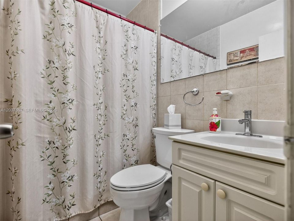 Activo con contrato: $669,000 (3 camas, 2 baños, 1634 Pies cuadrados)