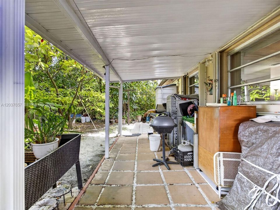 Activo con contrato: $669,000 (3 camas, 2 baños, 1634 Pies cuadrados)