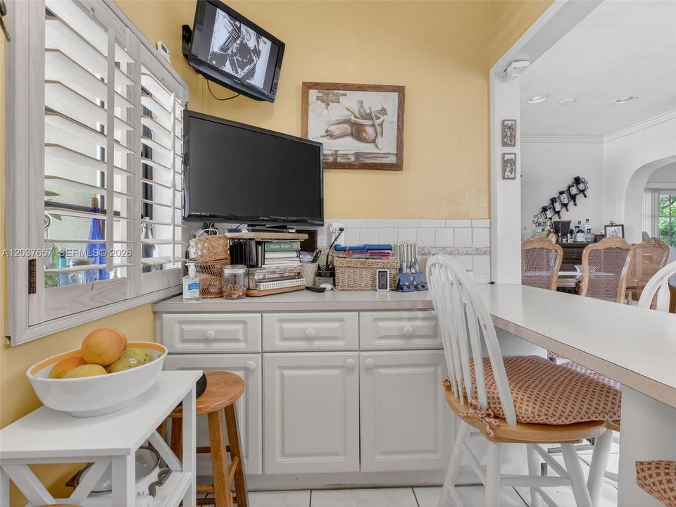 Activo con contrato: $669,000 (3 camas, 2 baños, 1634 Pies cuadrados)