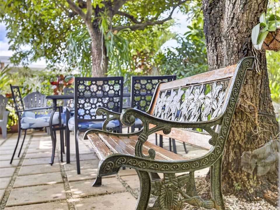 Activo con contrato: $669,000 (3 camas, 2 baños, 1634 Pies cuadrados)